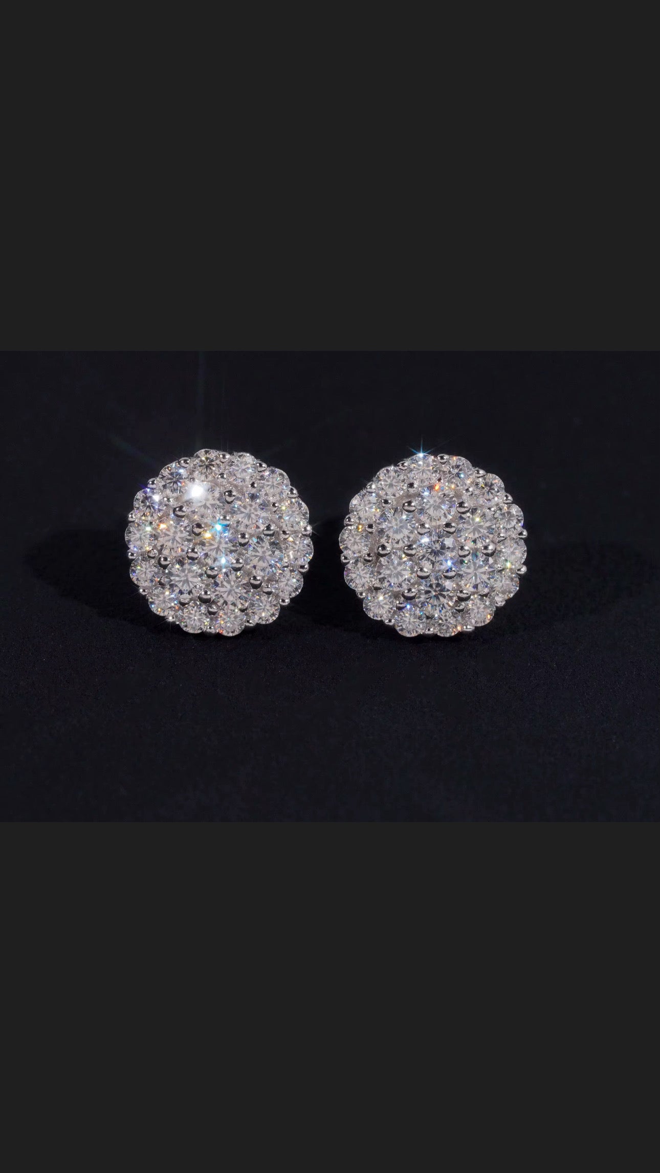 Moissanite Round Cut