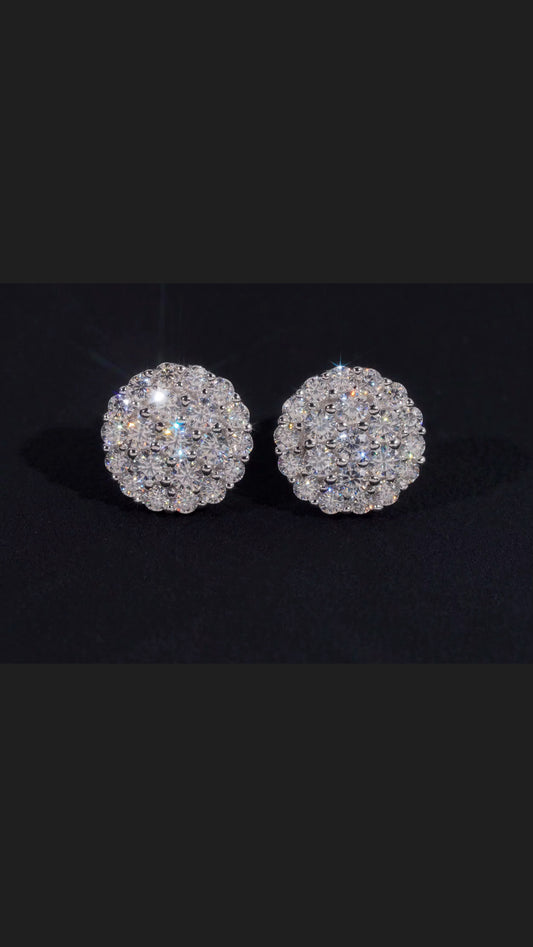 Moissanite Round Cut