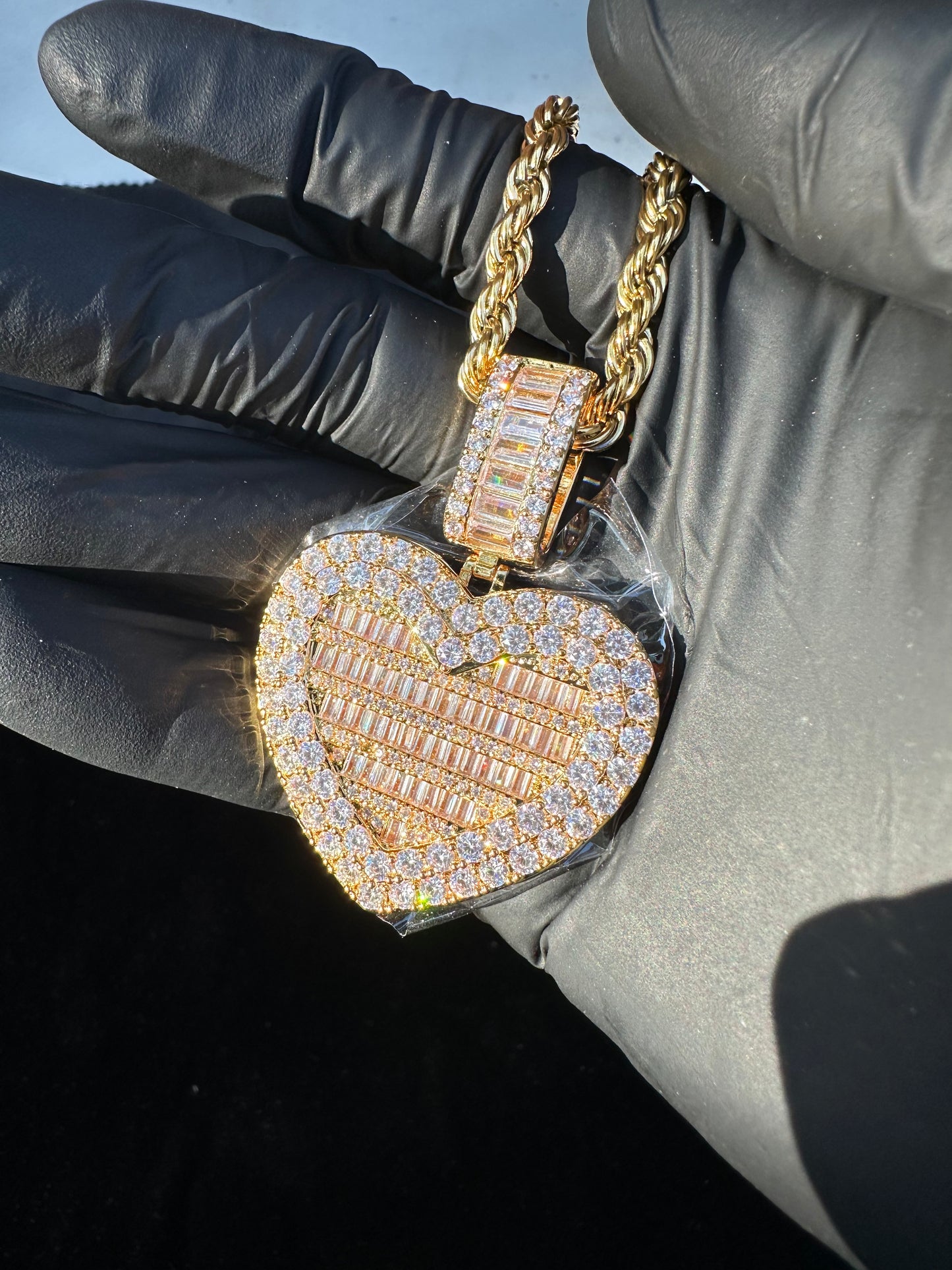 Closed Heart Photo Pendant